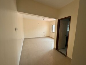 Room in 3 BHK Apartment at Venkatesh Flora Phase II, Mundhwa – for Rent