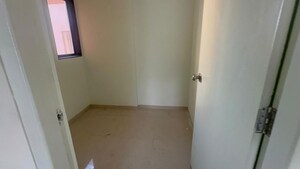 Room in 3 BHK Apartment at Platinum Life, Andheri West – for Sale