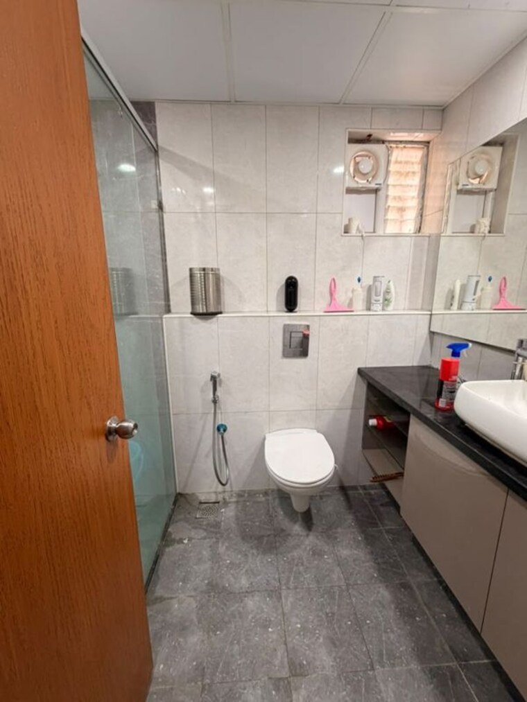 Bathroom, koncept-ambience-the-botanika-empress 4 Bedroom 4012 Sq.Ft. Apartment In Gachibowli Hyderabad 10608221