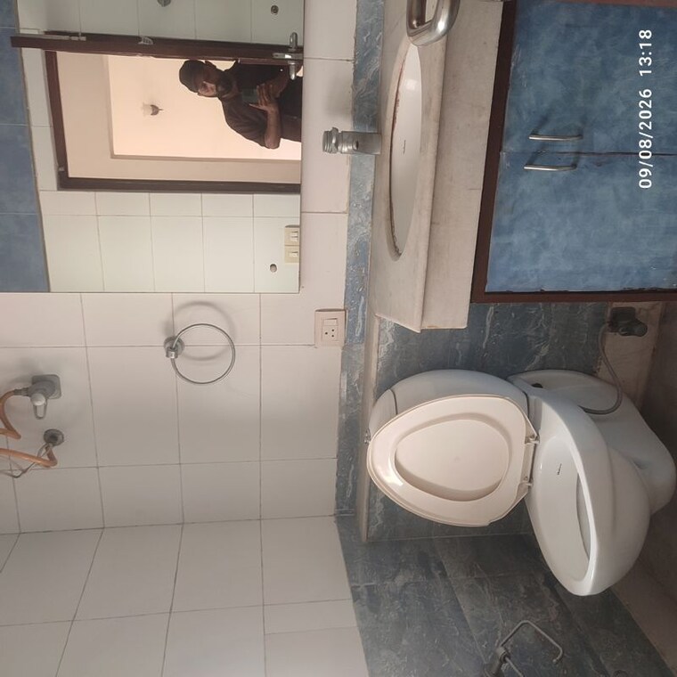 Bathroom, unitech-aspen-greens 4 Bedroom 240 Sq.Yd. Villa In Sector 50 Gurgaon 10608216