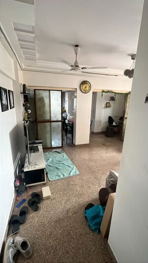 Team Area in 2 BHK Apartment at Vraj One, Andheri West – for Sale