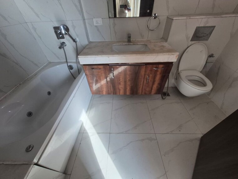 Bathroom, tata-primanti-villas 3.5 Bedroom 2550 Sq.Ft. Apartment In Sector 72 Gurgaon 10608223