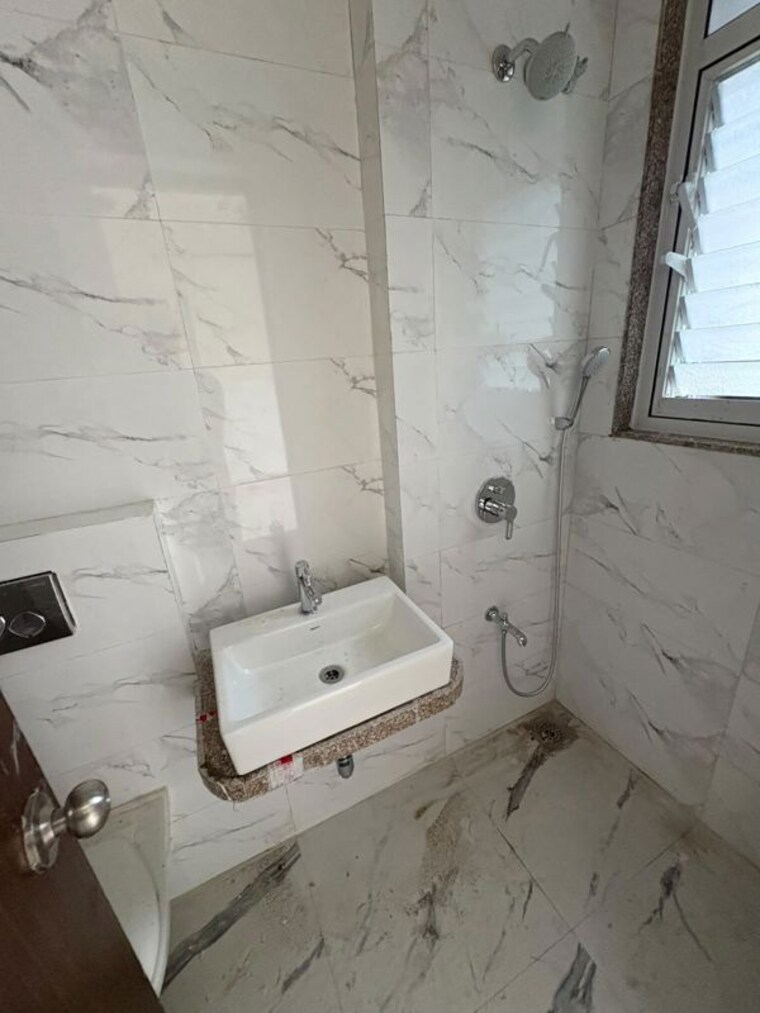 Bathroom, shapoorji-pallonji-bkc-28 2 Bedroom 645 Sq.Ft. Apartment In Bandra East Mumbai 10608228