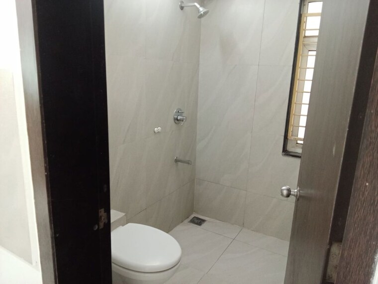 Bathroom, phadnis-sahil-serene 2 Bedroom 1000 Sq.Ft. Apartment In Baner Pune 10608248