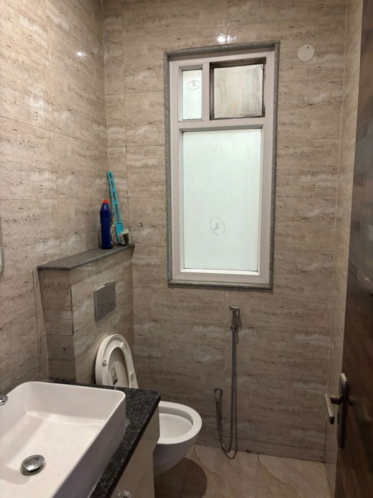 Bathroom, sector 46 3 Bedroom 2000 Sq.Ft. Builder Floor In Sector 46 Gurgaon 10608252