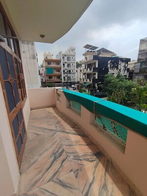 Swimming Pool in 3 BHK Builder Floor at Sector 46 – for Rent