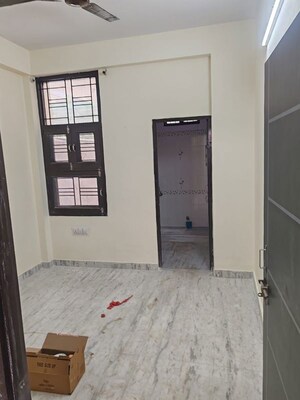 Room in 3 BHK Apartment at Shyam Kunj Apartments, Shyam Nagar – for Rent