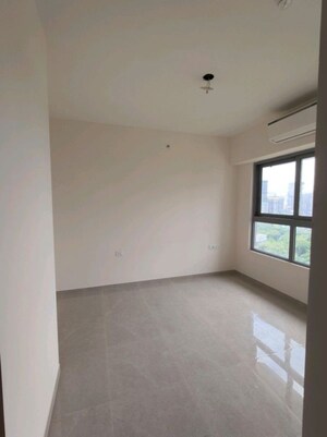 Room in 2 BHK Apartment at Piramal Vaikunth, Balkum Pada – for Rent