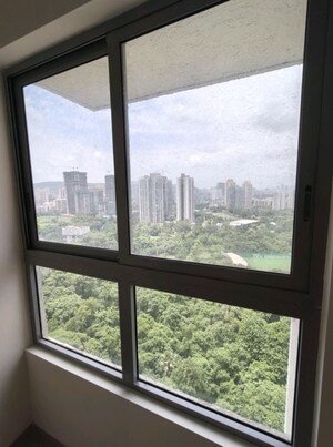 Room in 2 BHK Apartment at Piramal Vaikunth, Balkum Pada – for Rent
