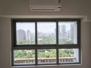 Room in 2 BHK Apartment at Piramal Vaikunth, Balkum Pada – for Rent