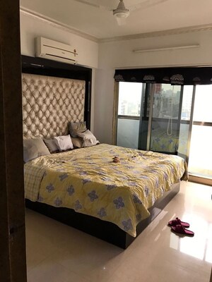 Bedroom in 3 BHK Apartment at Dipti Flora Khar West, Khar West – for Rent