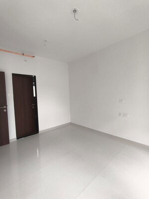 Room in 1 BHK Apartment at Dem Phoenix, Malad East – for Rent
