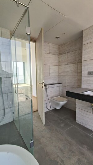 Bathroom in 5 BHK Apartment at Rustomjee Crown, Prabhadevi – for Rent