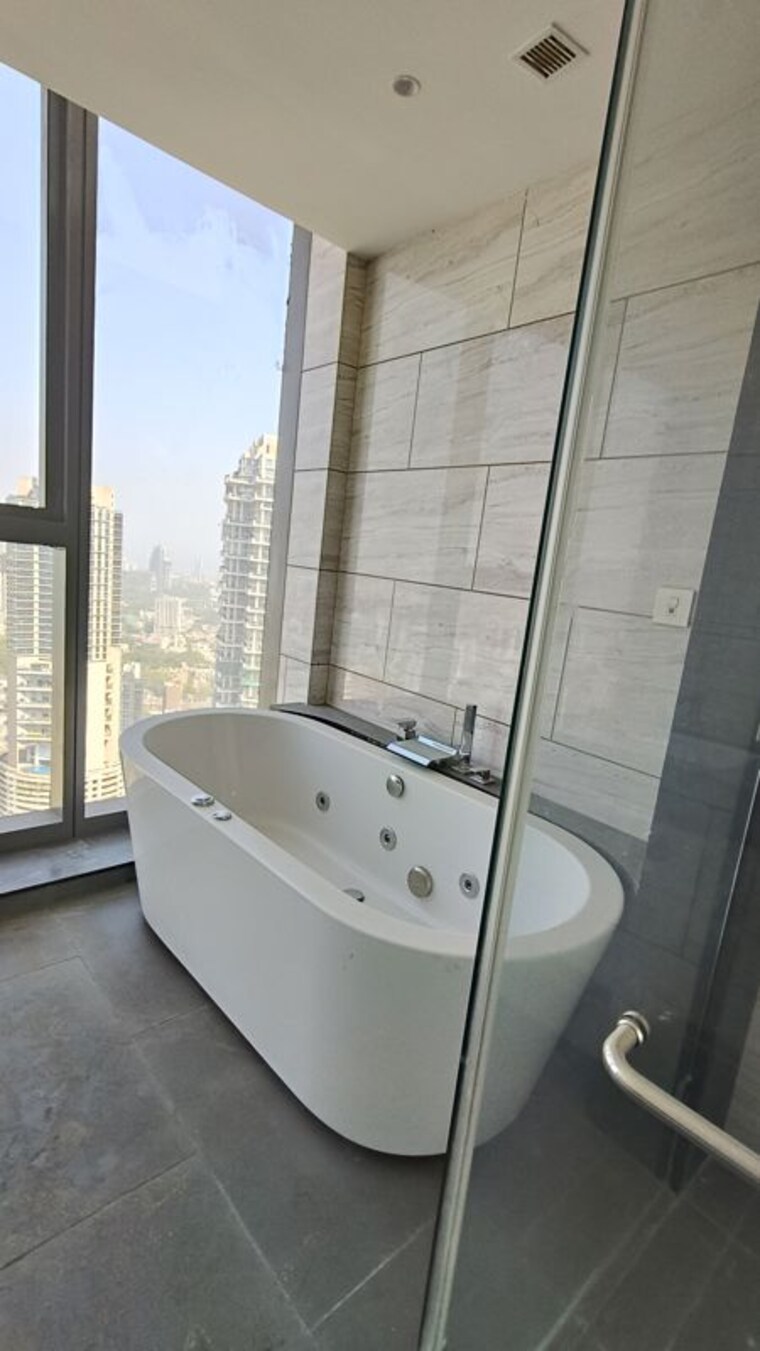 Attached Bathroom, rustomjee-crown 5 Bedroom 3250 Sq.Ft. Apartment In Prabhadevi Mumbai 10343806