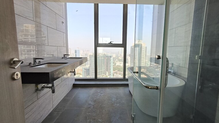Attached Bathroom, rustomjee-crown 5 Bedroom 3250 Sq.Ft. Apartment In Prabhadevi Mumbai 10343806