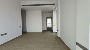 Room in 5 BHK Apartment at Rustomjee Crown, Prabhadevi – for Rent