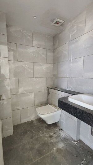 Bathroom in 5 BHK Apartment at Rustomjee Crown, Prabhadevi – for Rent
