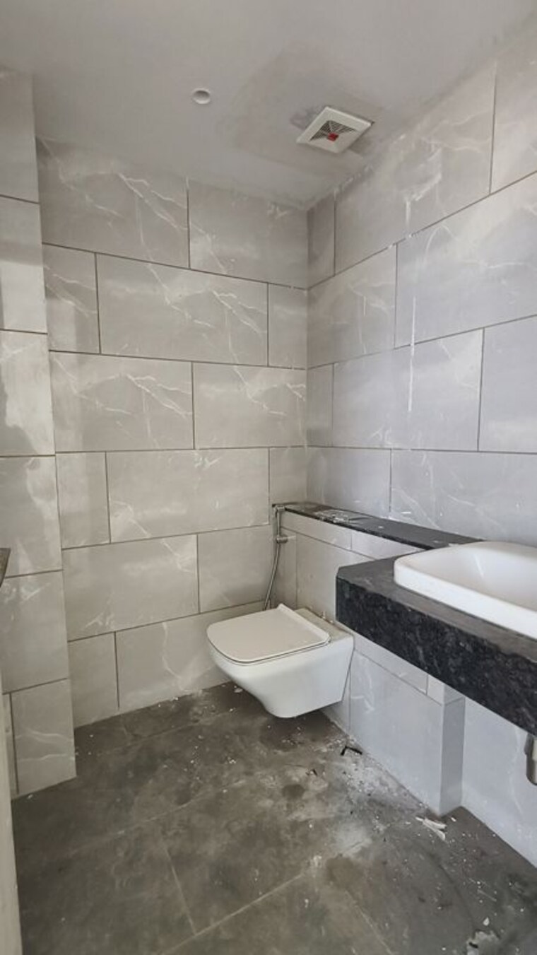 Bathroom, rustomjee-crown 5 Bedroom 3250 Sq.Ft. Apartment In Prabhadevi Mumbai 10343806