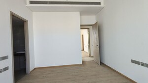 Room in 5 BHK Apartment at Rustomjee Crown, Prabhadevi – for Rent