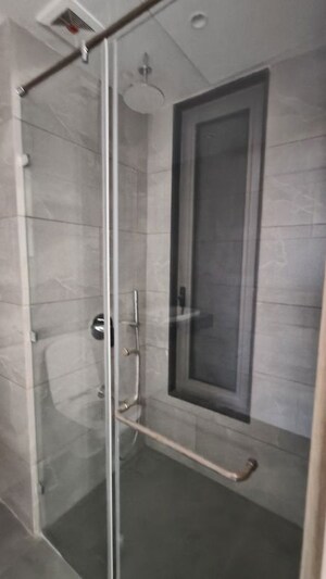 Bathroom in 5 BHK Apartment at Rustomjee Crown, Prabhadevi – for Rent