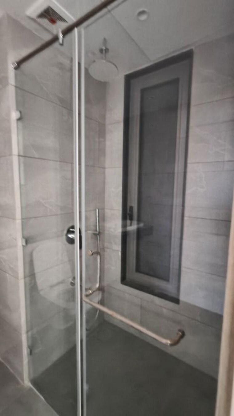 Bathroom, rustomjee-crown 5 Bedroom 3250 Sq.Ft. Apartment In Prabhadevi Mumbai 10343806