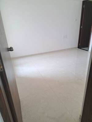 Room in 2 BHK Apartment at Majestique Towers, Kharadi – for Rent