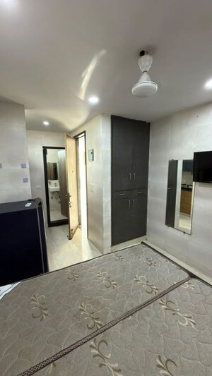 Room in 3 BHK Builder Floor at Greater Kailash I – for Rent