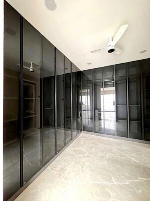 Room in 4 BHK Apartment at DSR W, Kondapur – for Rent
