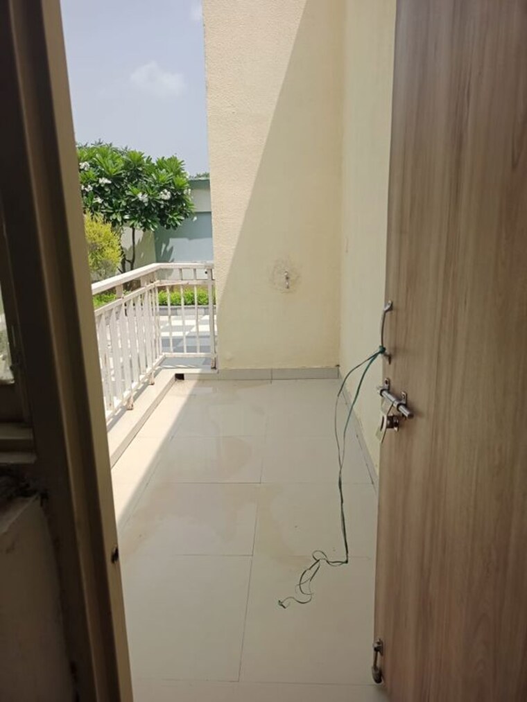 Balcony, amolik-heights 3 Bedroom 1000 Sq.Ft. Apartment In Sector 88 Faridabad 10608303
