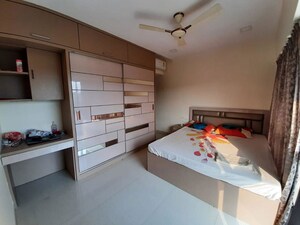 Room in 4 BHK Apartment at Akshar One Akshar, Sanpada – for Rent