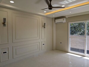 Room in 4 BHK Builder Floor at Sector 45 – for Rent