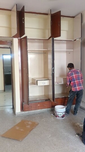 Parking in 4 BHK Apartment at Sector 45 – for Rent
