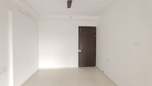 Room in 1.5 BHK Apartment at Godrej Emerald, Ghodbunder Road – for Rent