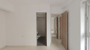 Room in 1.5 BHK Apartment at Godrej Emerald, Ghodbunder Road – for Rent