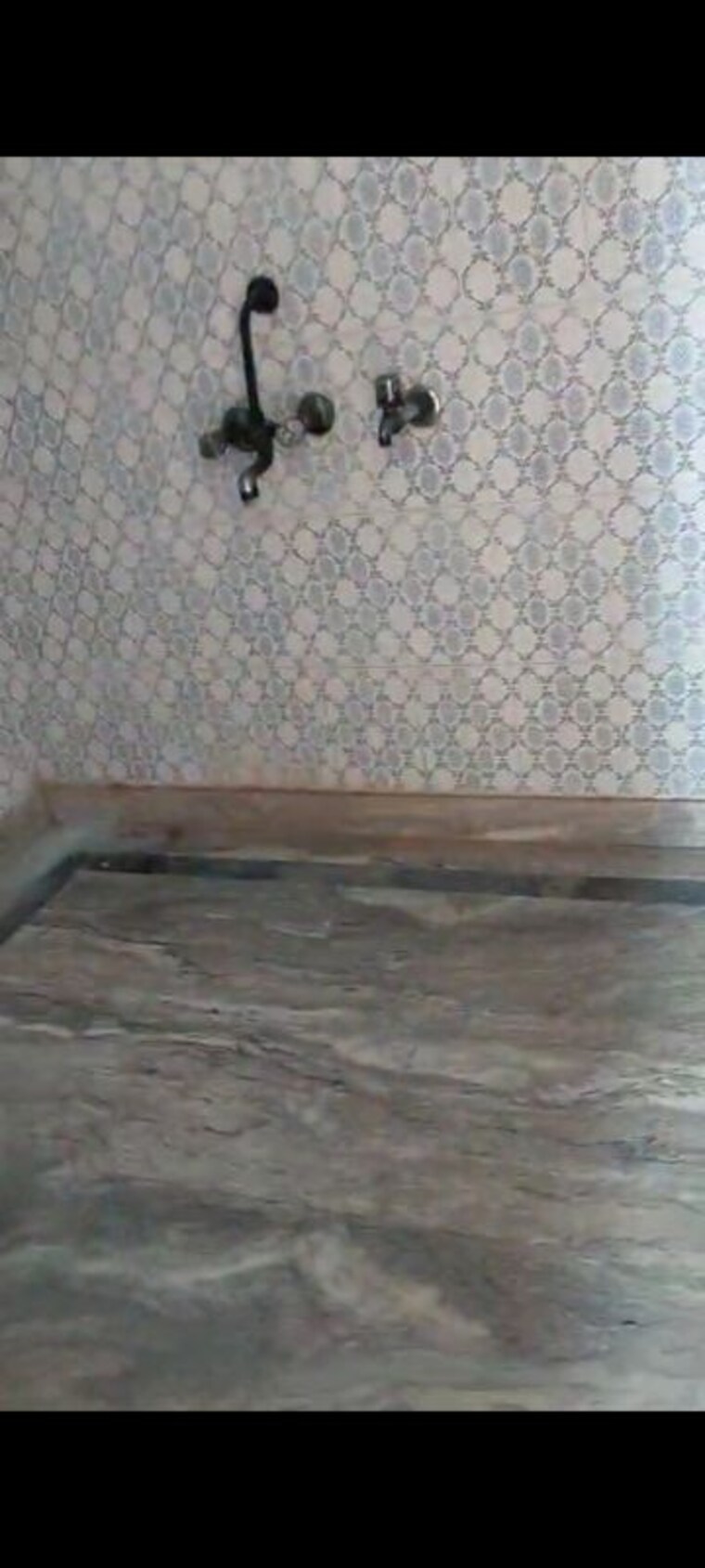 Bathroom, sector 15 2 Bedroom 1250 Sq.Ft. Builder Floor In Sector 15 Noida 10608408