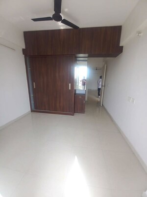 Room in 2 BHK Apartment at Signature Global The Millennia, Sector 37d – for Rent