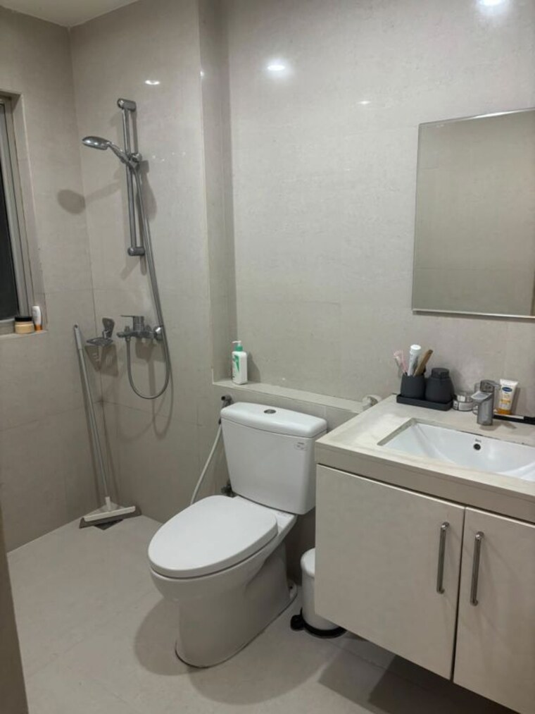 Bathroom, hiranandani-lake-verandahs 3 Bedroom 2061 Sq.Ft. Apartment In Bilekahalli Bangalore 10608427