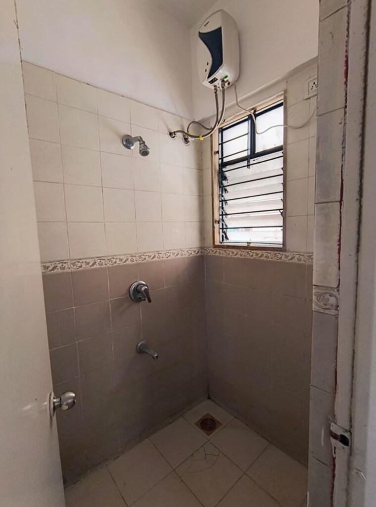 Bathroom, magarpatta-city-heliconia 1 Bedroom 500 Sq.Ft. Apartment In Hadapsar Pune 10608404