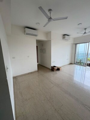 Team Area in 3 BHK Apartment at LnT Realty Crescent Bay, Parel – for Rent