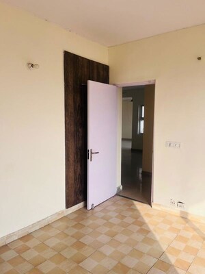 Room in 2 BHK Apartment at BPTP Princess Park, Sector 86 – for Rent