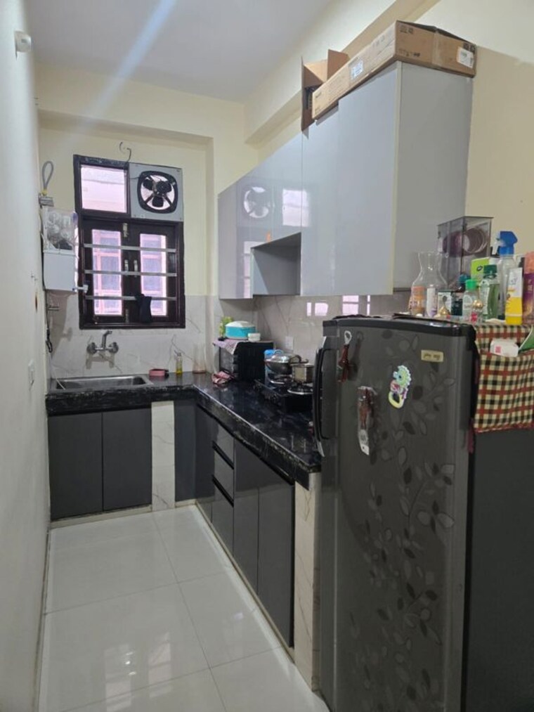 Kitchen, new palam vihar  80 Sq.Yd. Builder Floor In New Palam Vihar Gurgaon 10608432