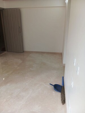 Room in 1.5 BHK Apartment at Rustomjee Cleon, Bandra East – for Rent
