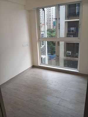Room in 1.5 BHK Apartment at Rustomjee Cleon, Bandra East – for Rent