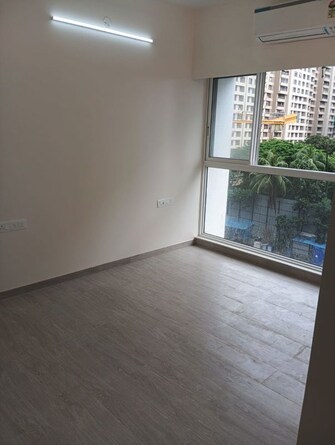 1.5 BHK + Servant Room 560 Sq.Ft. Apartment in Rustomjee Cleon