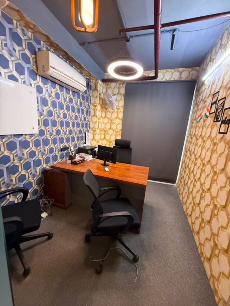 Team Area, sector 16 Commercial Office Space 2500 Sq.Ft. In Sector 16 Noida 10608418
