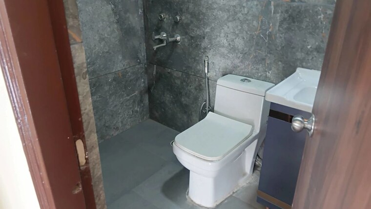 Bathroom, ansal-sushant-residency 3 Bedroom 1822 Sq.Ft. Builder Floor In Sushant Lok Iii Gurgaon 10608445