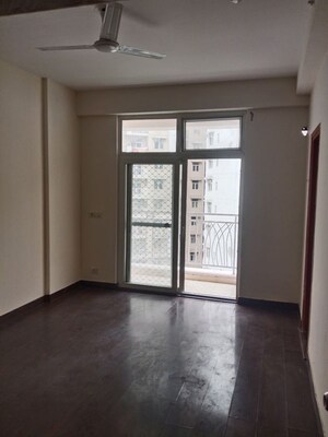 Room in 4 BHK Apartment at Mahagun My Woods, Sector 16c Greater Noida – for Rent