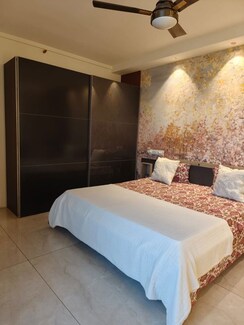 3 BHK Apartment For Sale in Hiranandani Club Meadows