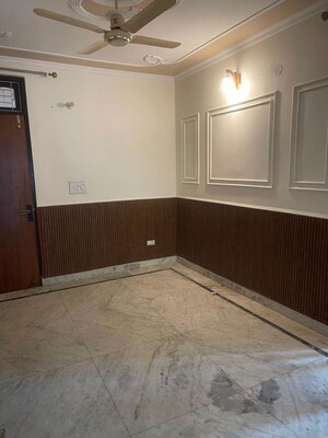 Room in 2 BHK Builder Floor at Mahavir Enclave 1 – for Rent