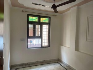 Room in 2 BHK Builder Floor at Mahavir Enclave 1 – for Rent